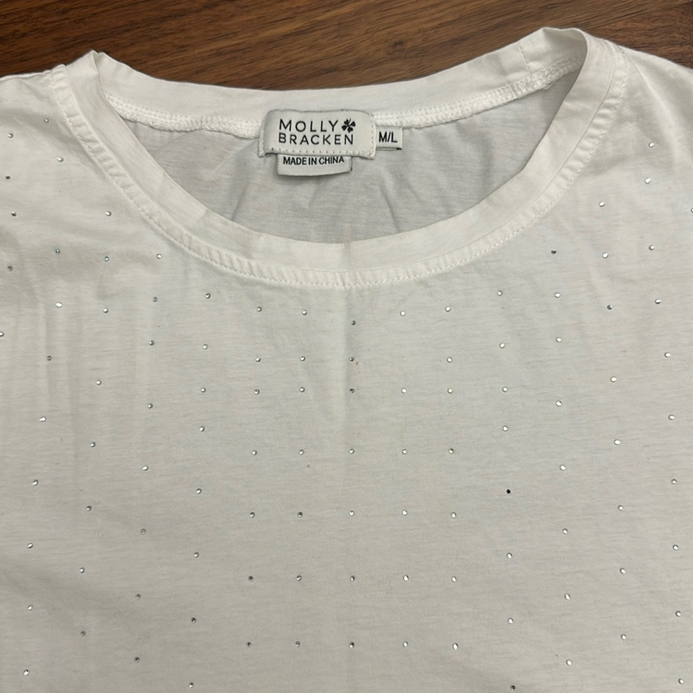 White tshirt with silver stones